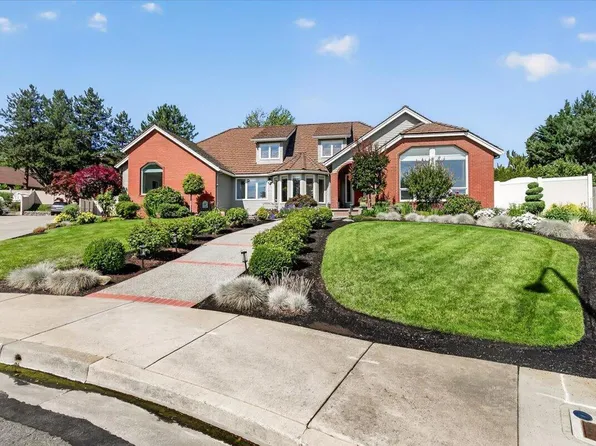 2430 Quail Run Dr, Medford, OR 97504