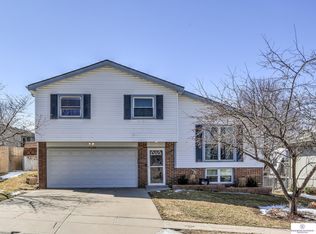 7108 S 128th St, La Vista, NE 68138