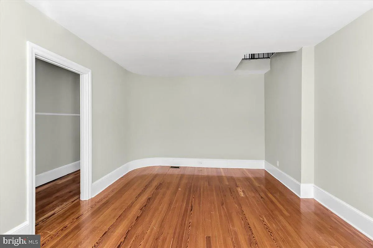 3 bed, 2.5 bath, 2199 sqft, $3,000 — Photo 4