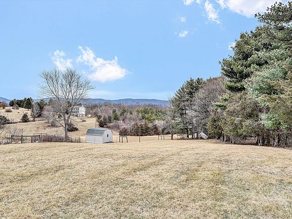 5th image of 3862 Country Club Rd