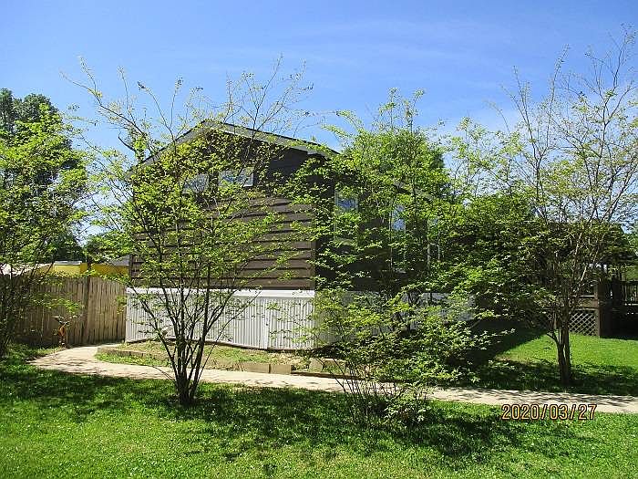1st image of 250 Robin Dr