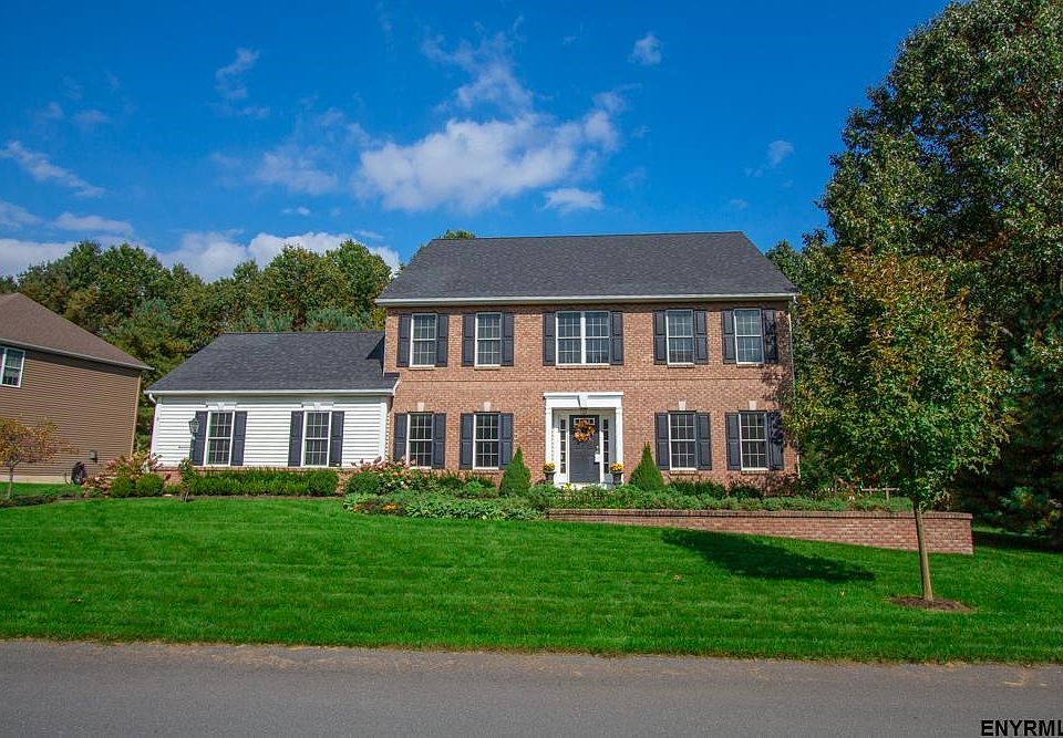 1st image of 8 Cygnet Cir