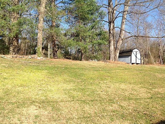 3rd image of 652 N Edgewood Dr