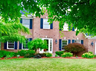 6582 Chartwell Dr, Rockford, IL