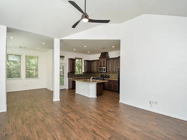 18 Cheswood Manor Dr — Photo 14