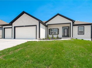 2211 Prairie Creek Dr, Kearney, MO 64060