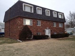 214 N 45th St APT 9, Belleville, IL 62226