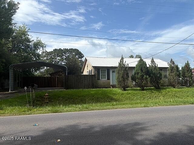 1st image of 123 Ira St