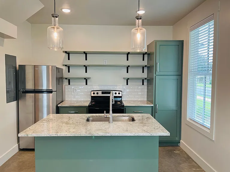 705 Jefferson St — Photo 6