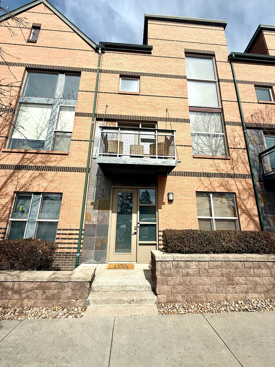 Building Photo - 2394 S Xanadu Way