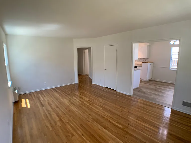 1526 Dixon St — Photo 6