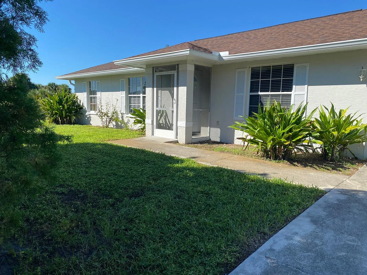3 bed, 1170 sqft, $1,600 — Photo 1
