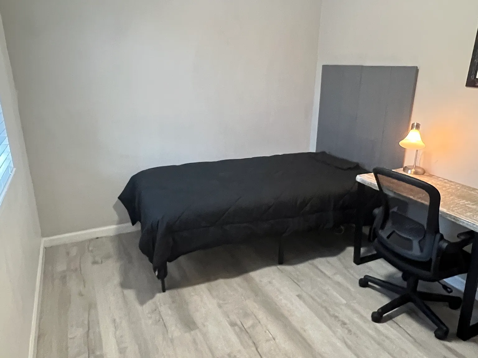 7 bed, 1512 sqft, $730 — Photo 2