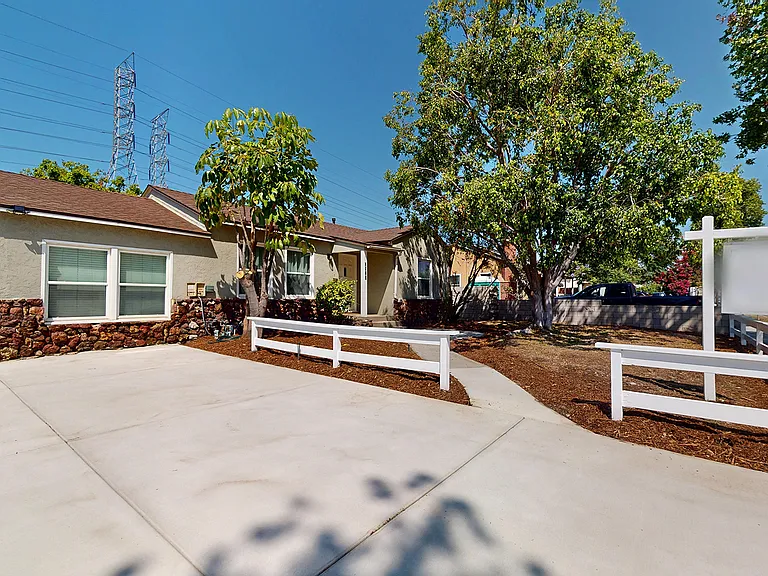 7827 Rhodes Ave — Photo 28