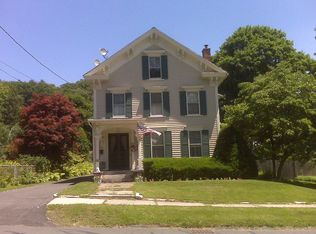 98 High St, Lee, MA 01238