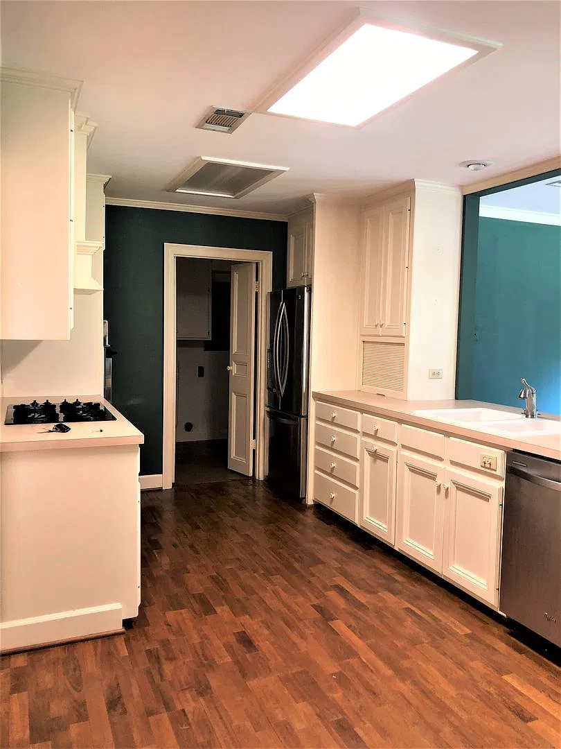 Spacious Broadmoor Home with Large Yard & Detached Bonus Space — Photo 2