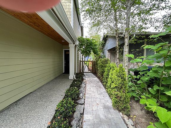 2nd image of 6217 NE 196th St