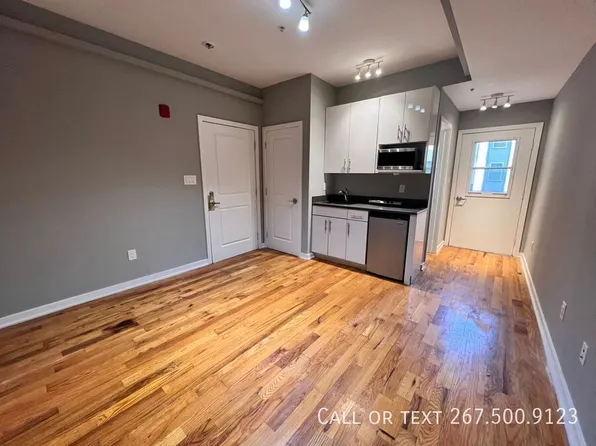 531 N Budd St APT 3B, Philadelphia, PA 19104