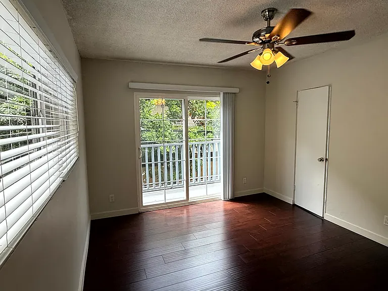 5044 W Maplewood Ave #8 — Photo 22