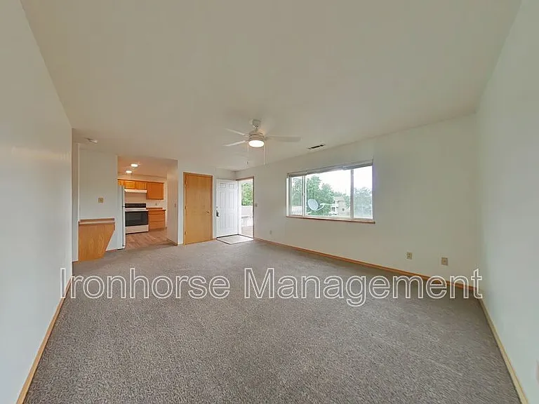 9 Michael Grove Ave #11 — Photo 4
