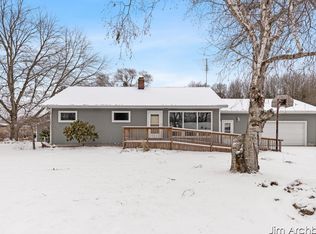 274 W Barton St, Newaygo, MI 49337