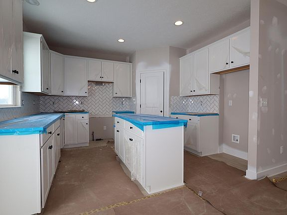 5th image of 340 Beck Way