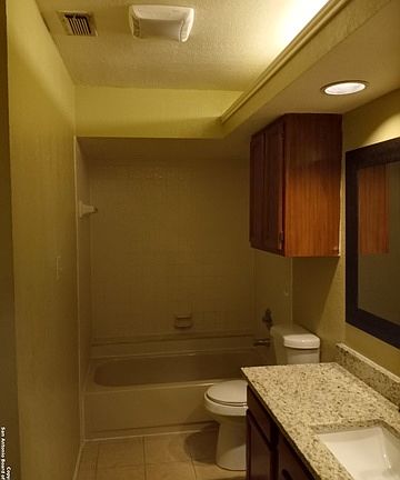 2nd image of 8655 Datapoint Dr APT 410