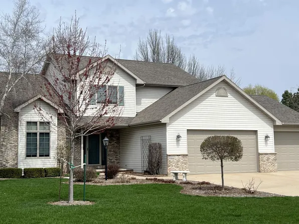 W5888 Sweet Clover Dr, Appleton, WI 54915