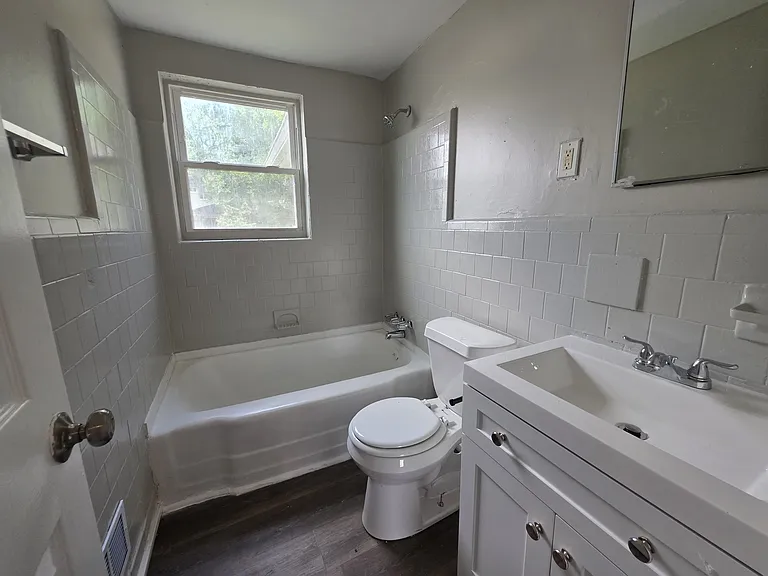 2825 Belvedere Ln #10 — Photo 8