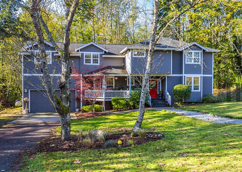 Great Curb Appeal & a Red Door