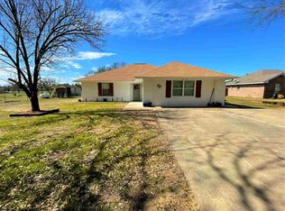22 County Road 35985, Powderly, TX 75473