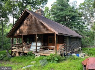 430 Homewood Hollow Ln, Berkeley Springs, WV 25411