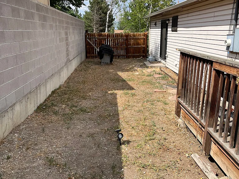 1470 W Alaska Pl — Photo 22