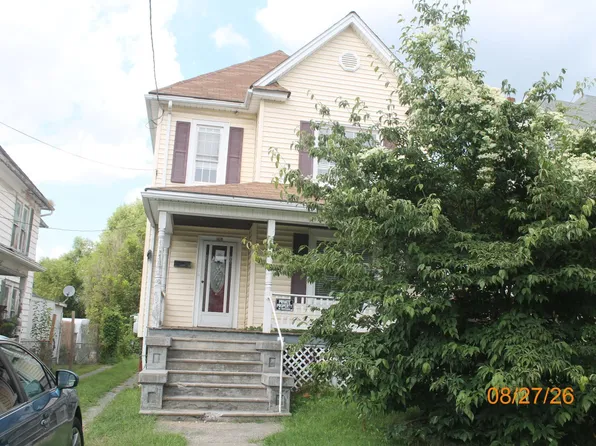 314 E Hawthorne St, Covington, VA 24426
