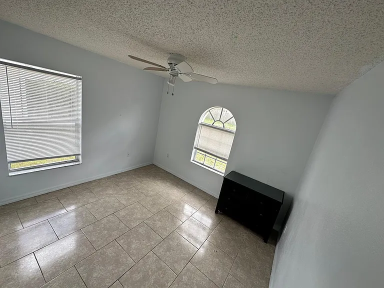 7846 Empire Ct — Photo 2