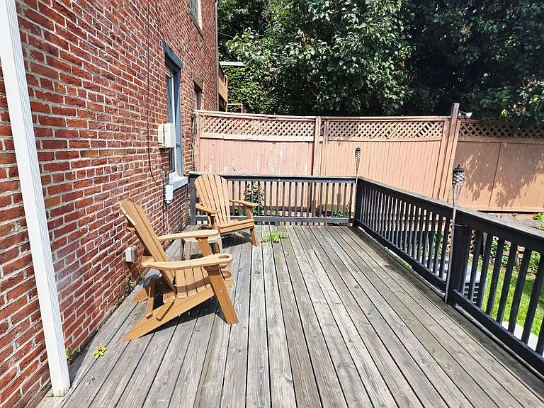 1409 Sheffield St — Photo 41