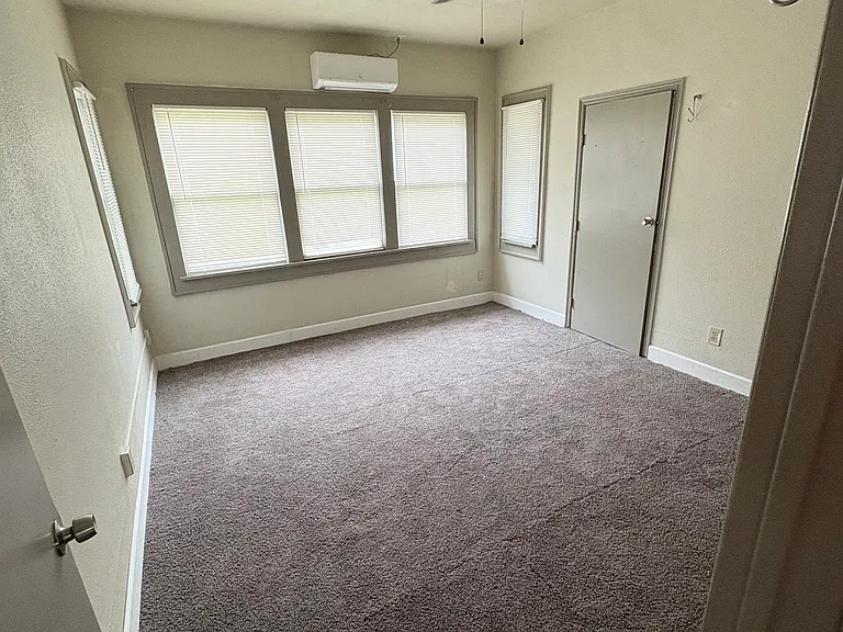 1621 N McKinley Ave — Photo 8
