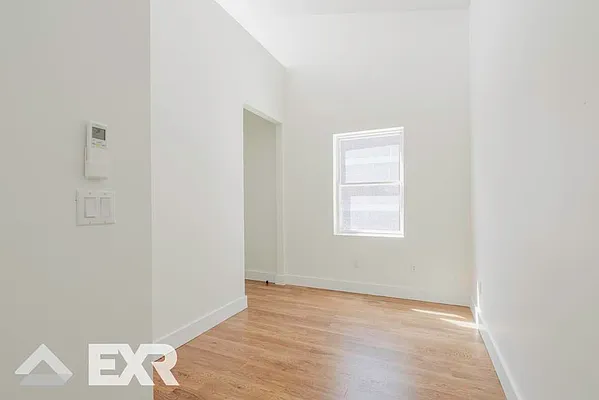 Rented by EXR | media 11