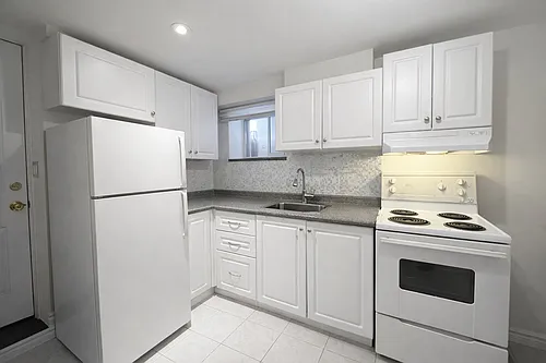 26 Rockvale Ave #BASEMENT Photo 1