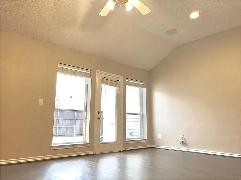 8000 Anchor St — Photo 15
