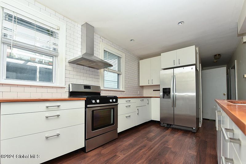 4th image of 895 Mercer Street