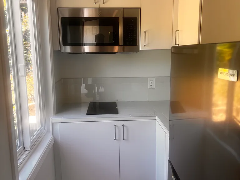 2641 Samarkand Dr — Photo 2