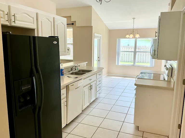 401 Harbour Lights Dr — Photo 21