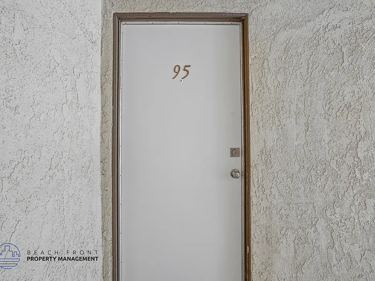 Rollingwood Apartments — Photo 30