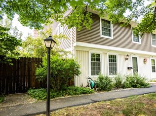 897 Hidden Valley Rd, Rochester, NY 14624