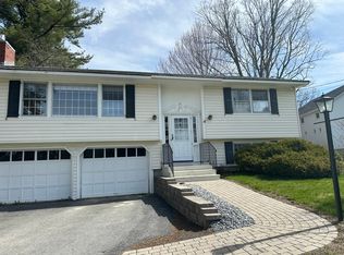 38 Parkside Rd, New London, NH 03257