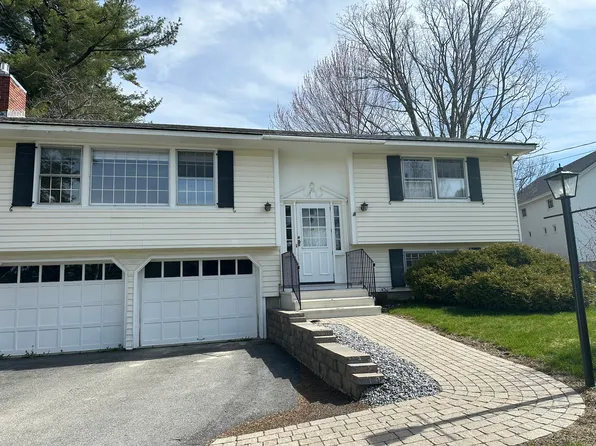 38 Parkside Rd, New London, NH 03257