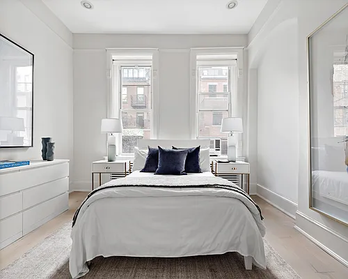 Sold by Compass | media 17