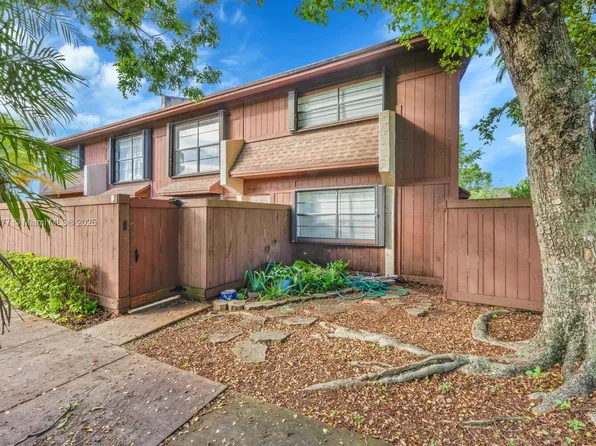 11500 SW 64th St APT H, Miami, FL 33173