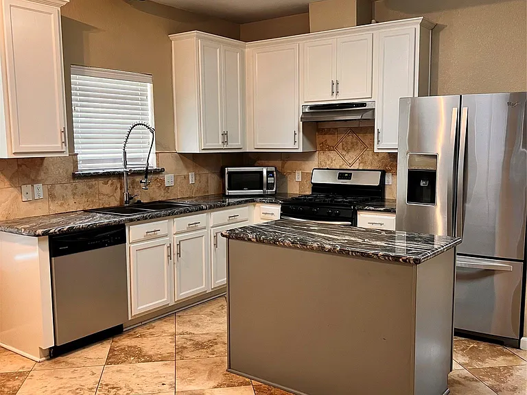1511 Tonia Loop — Photo 4